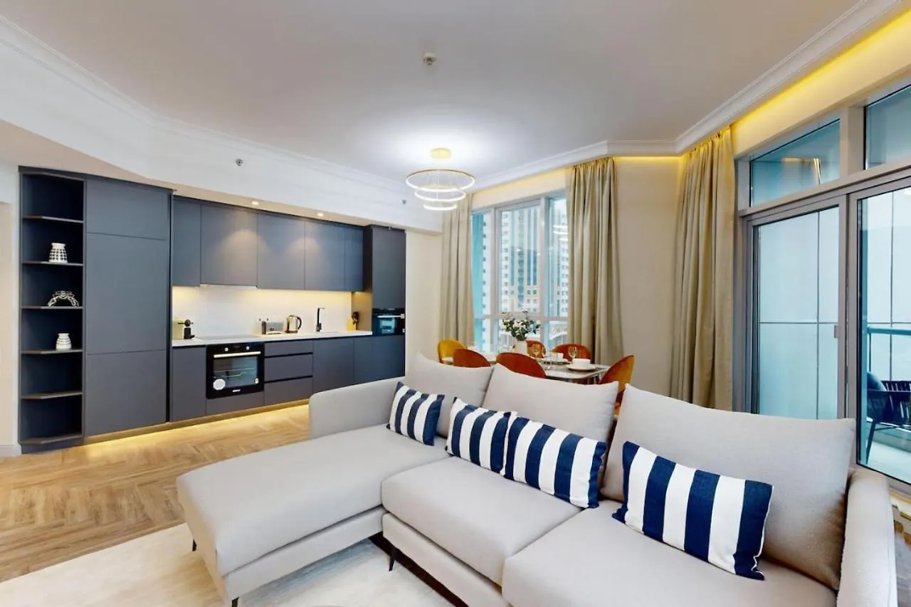 Torch Tower - Glamorous Two Bedroom Dubai
